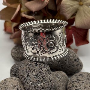 Antique Victorian Sterling Silver Napkin Ring – Assayed Birmingham 1898 – Floral Engraved, Unengraved Cartouche, Fully Hallmarked