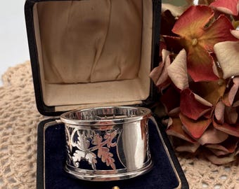 Antieke sterlingzilveren servetring Londen 1899 | Doorboord bloemdessin | Inclusief originele sieradenpresentatiedoos Ref: 31