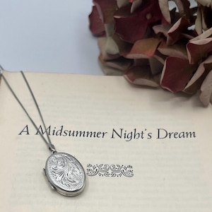 Vintage Sterling Silver Floral Etched Oval Locket Necklace – Elegant Keepsake Jewelry * Ref 125