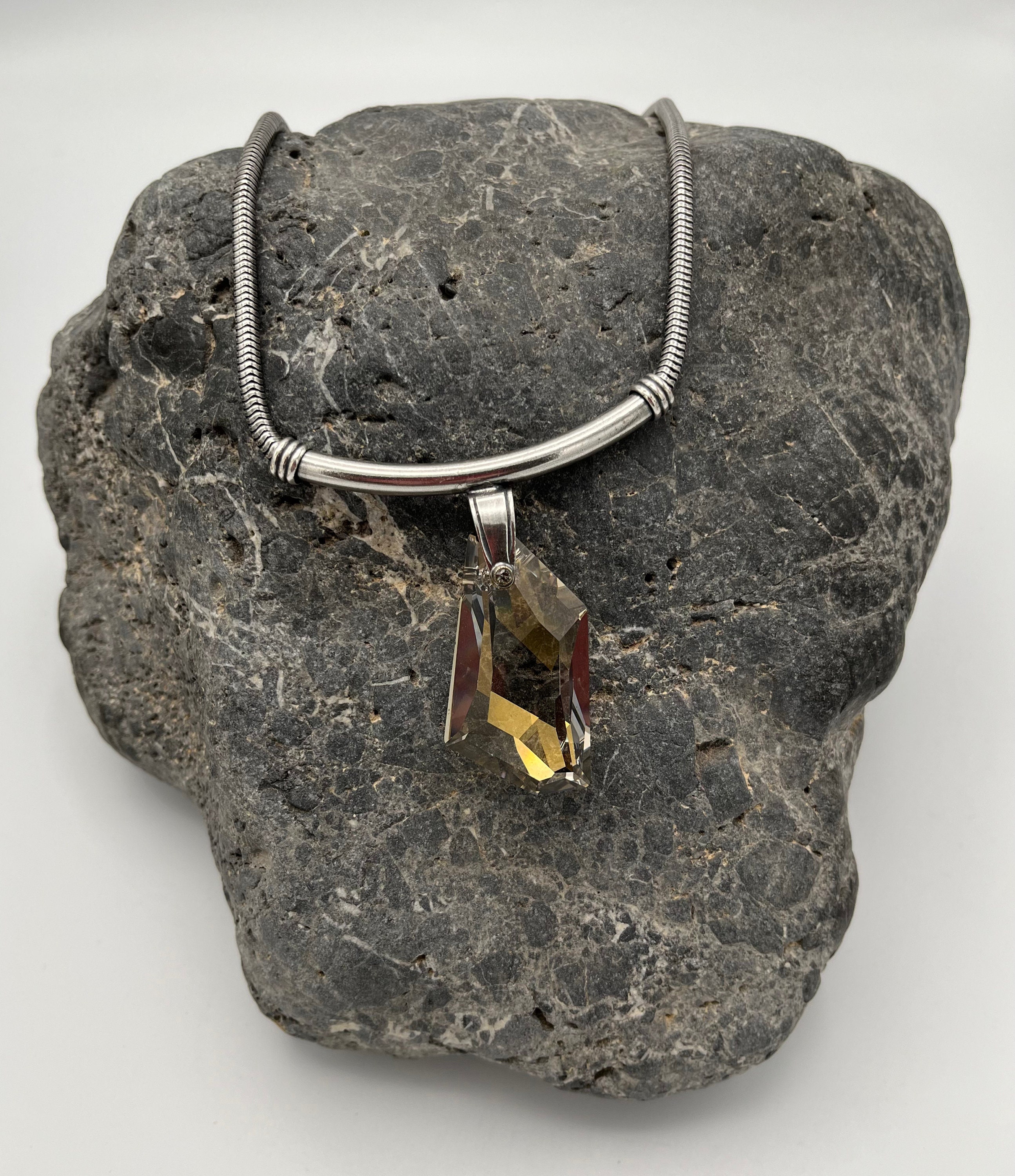Collier Ras Du Cou Ermani Bulatti - Alliage Argenté Et Nacre - Occasion Bon état - Réf. No 7