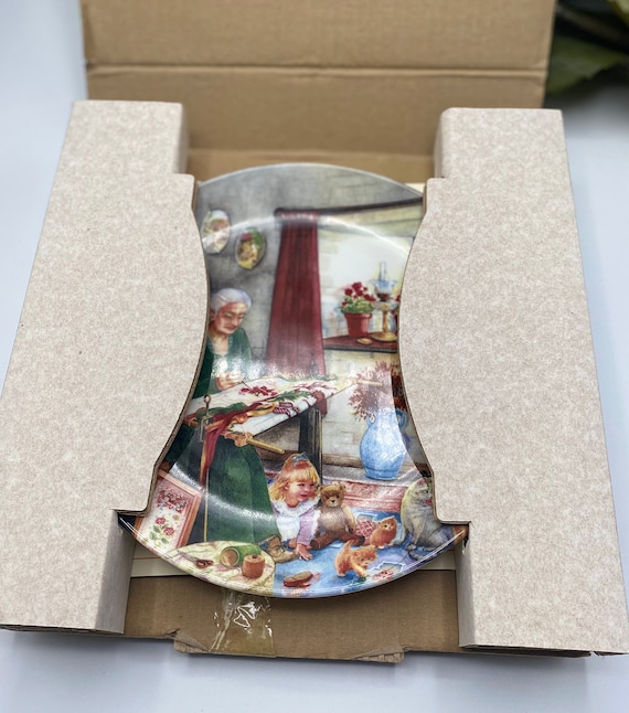 ロイヤルドルトン「The Embroideress」プレート：ヴィンテージ ボーン