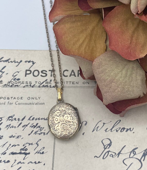 Vintage Gold Plated Oval Locket with Central Rose… - image 3