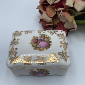 Französische Bone China Schmuckbox: Liebendes Liebespaar, Gold Vergoldet