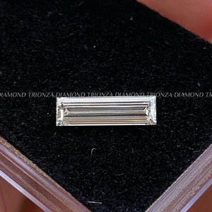 Langer Diamant im Baguetteschliff von 0,77 ct im Baguetteschliff, individueller Verlobungsring, F / VS-Diamant