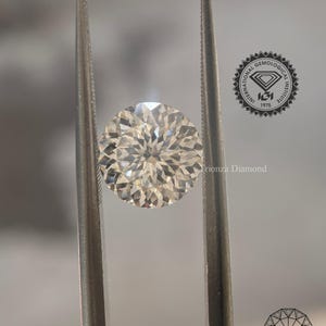 Perfect for solitaire diamond rings, custom wedding bands, anniversary pendants, or family heirloom pieces. This 2CT Stargazer round diamond offers unmatched sparkle and premium craftsmanship.