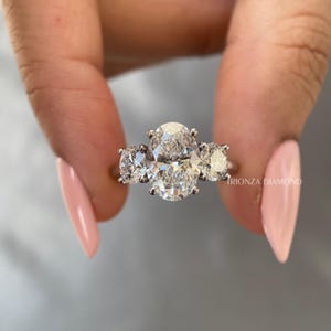Oval Diamond Three Stone Ring/ Lab Grown Round Diamond Ring/ 18K White Gold Oval Diamond Engagement Ring/Conflict Free Oval Diamond Ring