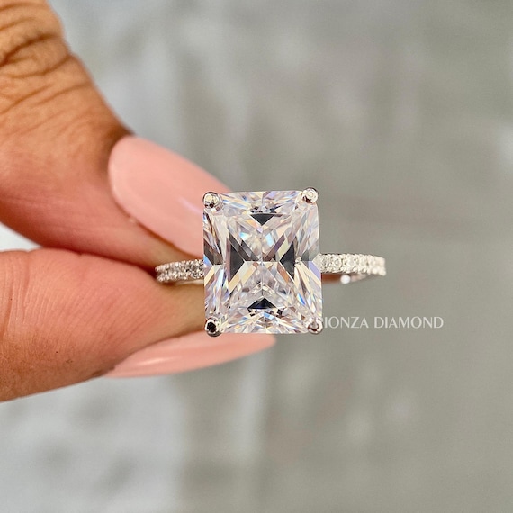 4CT Radiant Cut E/VS1 IGI Certified Lab Grown Diamond Wedding Ring