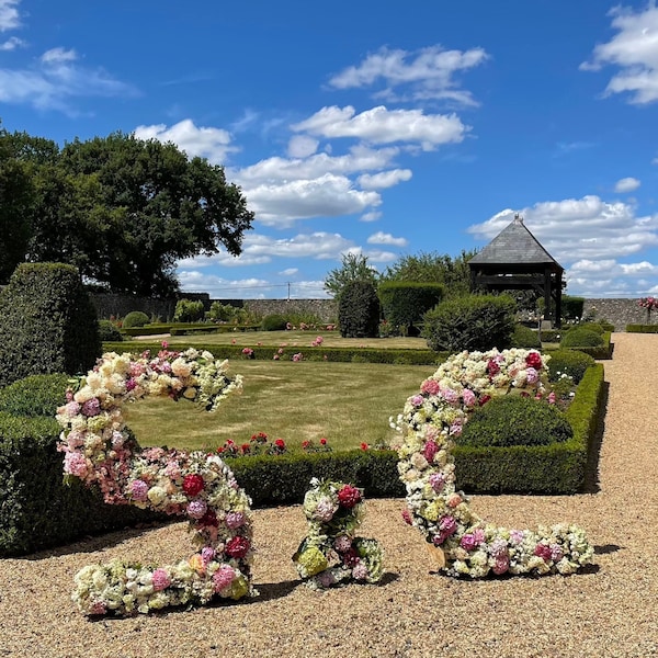 Grandes lettres fleuries Lettres autoportantes Initiales de mariage géantes Fleurs fraiches Fleurs séchées