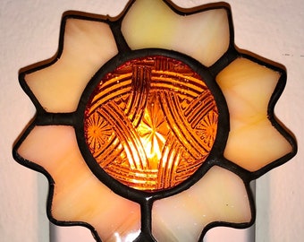 Zonnebloem-nachtlampje van gevlekt glas met schakelaarbediening en gloeilamp