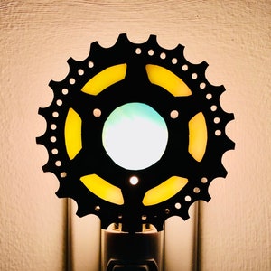 Bicycle gear sprocket stain glass night light with switch control and bulb
