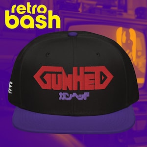 Gorra vintage tipo snapback con láseres llameantes y motor de PC Gunhed