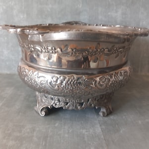 Vintage cache pot