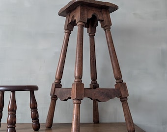 Vintage Franse vierkante kruk / vierpoot houten kruk / plantenstandaard