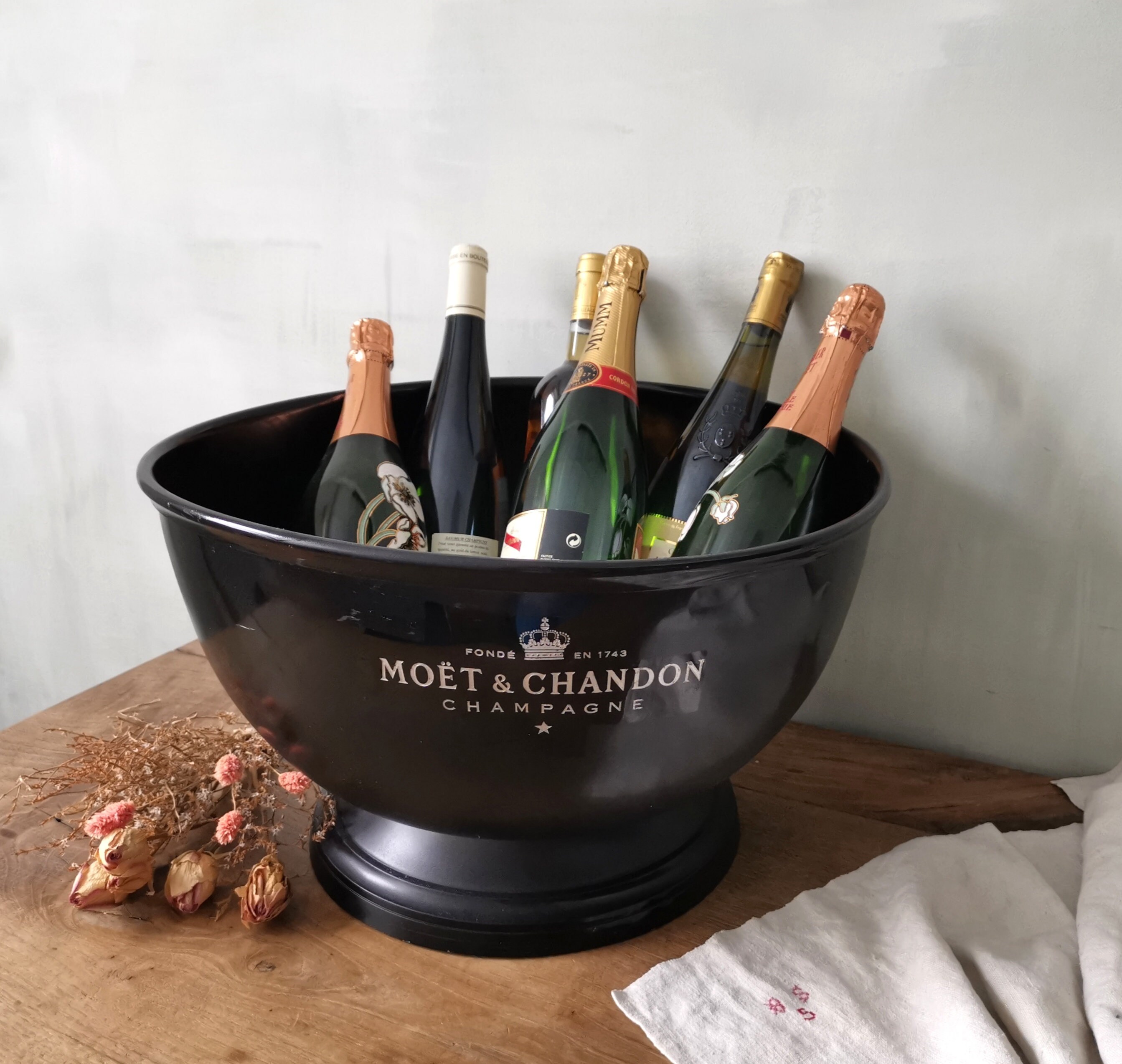 MOET CHANDON Black Huge Champagne Basin, 9 - 10 Bottles