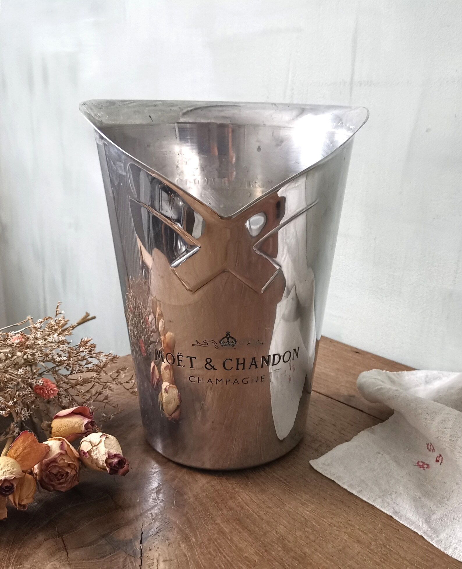 XL Moët & Chandon seau à champagne doré très usagé Ice