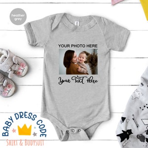 Body de bebé con foto personalizada, Body de bebé con su foto aquí, Regalo de cumpleaños personalizado, Body de bebé con texto personalizado, Regalo personalizado del Día de la Madre imagen 3