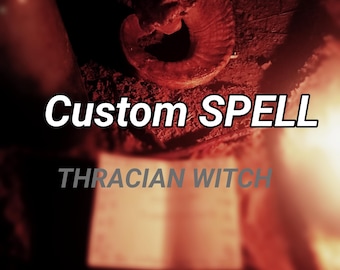 Pode incluir: Imagem escura e avermelhada com o texto "Custom SPELL" e "THRACIAN WITCH". Um chifre enrolado e um livro aberto também são visíveis. O tema geral sugere um contexto místico ou oculto.