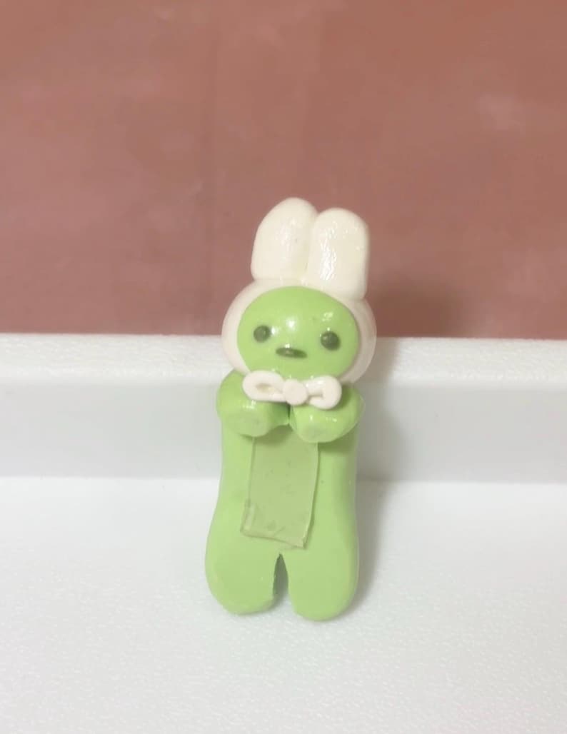 Smiski Bunny Hipper Handmade with Polymer Clay Peeker Phone and Laptop Accessory bild 1