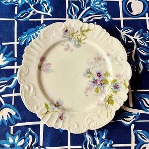 Old French plate/Floral pattern lunch plate/serving dish/dessert,dinnerware,21cm,vintage antique French porcelain