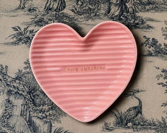 Ceramiczny talerz w kształcie serca, różowy, biały, na drobiazgi, na biżuterię, na pierścionki, na deser, romantyczny prezent, wystrój domu | Talerz w kształcie serca, 20*16 cm