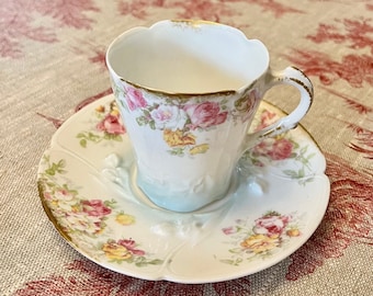 lot de 2! Élégantes très fin tasses à café et soucoupes Limoges France, Avec Fleur rose, vintage porcelaine antiquité Française, golden edge