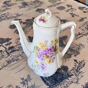 Antique French Porcelain Coffee Pot 1200ml Floral Roses Violets Gold Gilt Tall Tea Pot Vintage Serving Pot Elegant Tableware | Cafetière