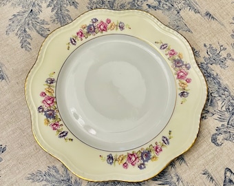 S.A. Limoges Porcelaine France, plate Diameter 23cm, floral pattern dessert plate, vintage porcelain/china，golden edge, well preserved