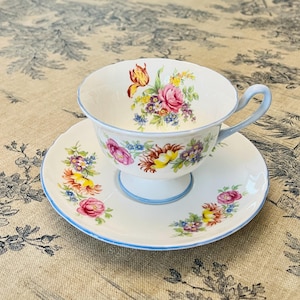 Shelley England, English teacup and saucer, floral pattern, gold rim, teacup and saucer, vintage English antique porcelain, very new