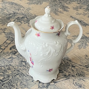 WALBRZYCH made in Poland, teapot/Coffee pot, floral pattern, golden edge, teapot/Coffee pot, vintage porcelain antique Poland, golden edge, 57CL