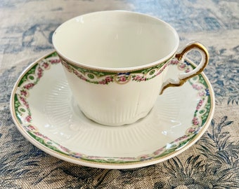 Élégante tasse à café/thé et soucoupe Limoges France, Avec Fleur, vintage porcelaine antiquité Française, golden edge