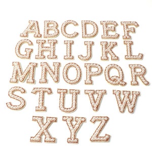 Patch de letras do alfabeto de pérolas de champanhe, 2-4,5 x 4,5 cm, passar a ferro em bordados DIY de noiva e casamento, envio rápido nos EUA, de A a Z,