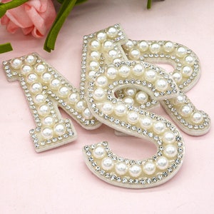 Mrs Iron on o letras de perlas de pedrería autoadhesivas, parches del alfabeto Pearl Rhinestone, Irone sobre tema nupcial, envío rápido desde EE.UU.