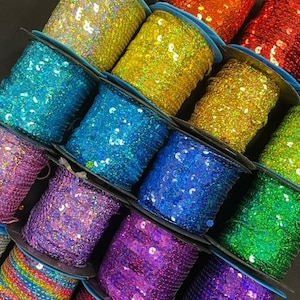 28 Farben von 6 mm Laser Flat Sequin String Meterware, Fransenschnur 6 mm Sequin, Posamentenborte für Kunsthandwerk, sofort lieferbar aus den USA