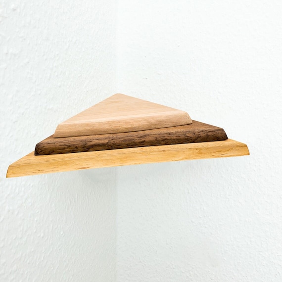 Eckregal Wandregal mit Baumkante aus Eiche Wandboard mit Befestigung geölt Handarbeit MONBAK MB14