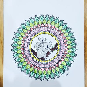Koala orso e koala cucciolo mandala disegnato a mano, decorazione da parete unica per la casa