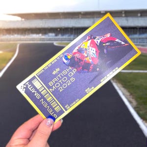Personalisiertes Folien MotoGP Erlebnis Ticket - personalisierter Motorrad Rennsport Geschenkgutschein