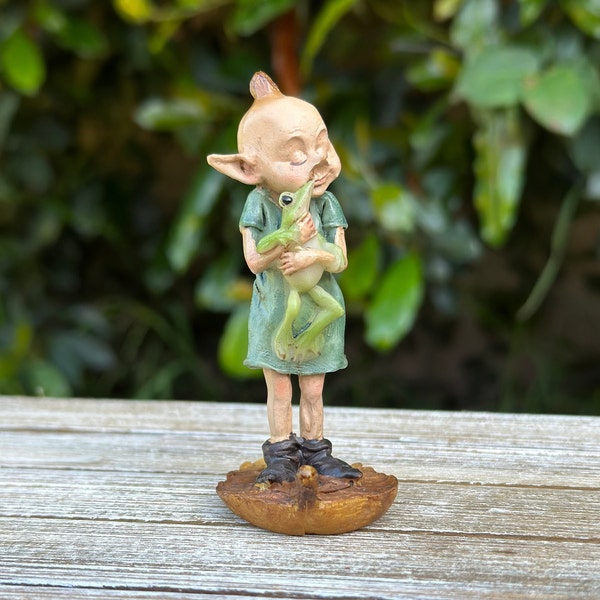 Miniature Fairy Garden Pixie Girl Hugging Frog, Small Garden Decorations, Fairy Garden Accessories, Mini Frog, Potted Plant Figurines