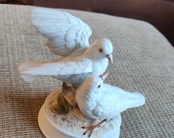 Vintage Gorham White Doves Music Box Gift Japan Figurine With On/Off Switch