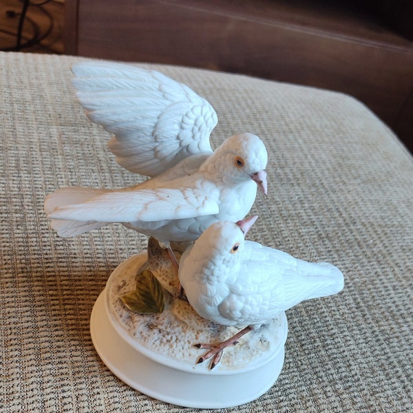 Vintage Gorham weiße Tauben Spieluhr Geschenk Japan Figur mit Ein / Aus-Schalter