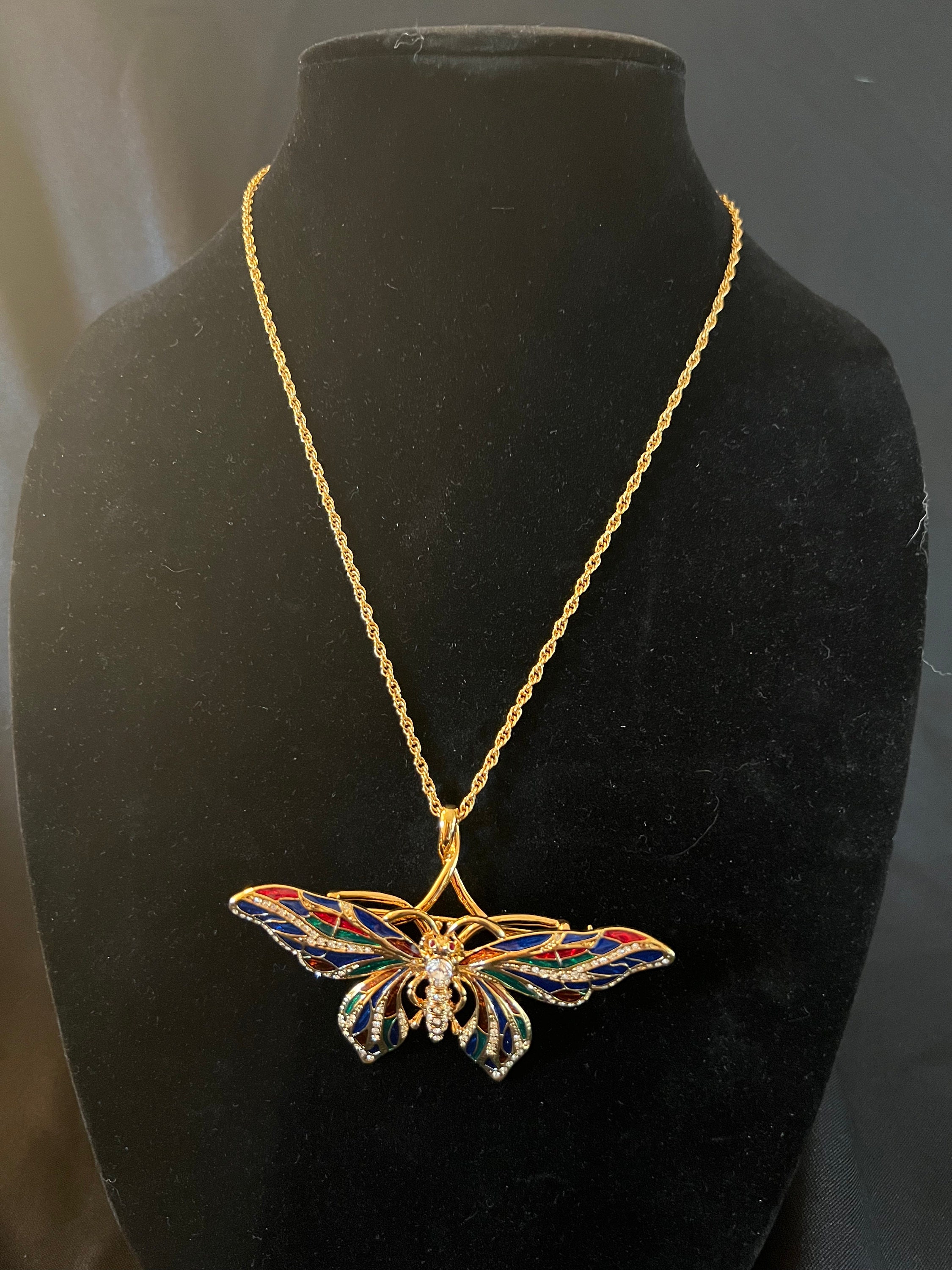 Gucci Crystal Studded Butterfly Necklace - Farfetch | Necklace, Butterfly  necklace, Crystal stud