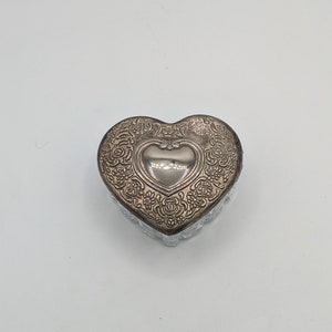 Dainty Vintage Glass Heart & Silver Plated Lid Trinket Dish - Great for Rings or Vanity Items - Great Condition