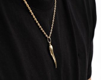 10K Echtgold Cornicello-Anhänger – Italienisches Horn Als Glücksbringer, 2 Zoll, Von Alex And Elsa 10K Echtgold Cornicello-Anhänger – Italienisches Horn Als Glücksbringer, 2 Zoll, Von Alex And Elsa