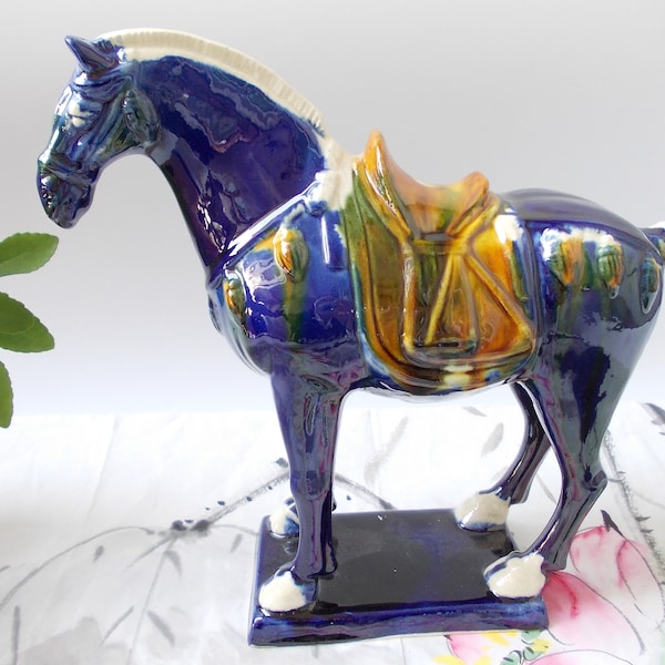 Statue de cheval bleu grosse maison de 7,8 pouces, cheval tricolore cheval blanc taureau Les décorations du salon et du bureau attirent la richesse avec le Feng Shui