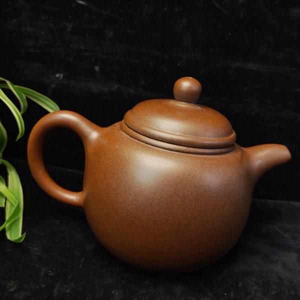 Yixing Chinese Purple Clay Teapot Signed Marked Tea pots,Traditional KungFu Tea, Handmade Yixing zisha clay pottery Tea pet table ornament