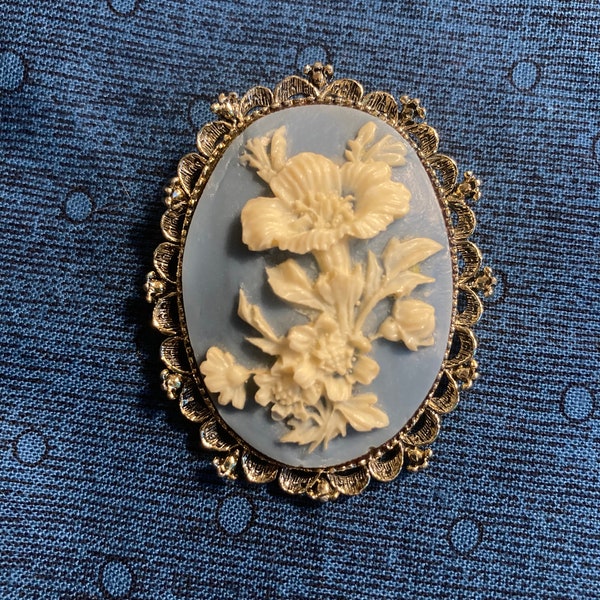 Vintage flower cameo brooch