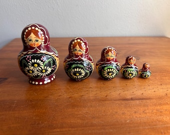Vintage hand painted set of 5 Russian Nesting Matryoshka Dolls