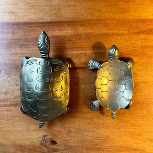 Brass turtles, brass trinket box, brass catch all tray, coin tray, brass animal, vintage brass decor, mid century, gift for her, hinged box