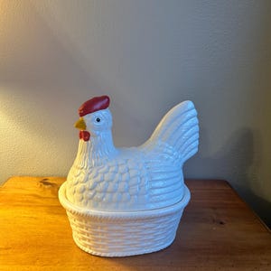 Vintage ARDCO chicken on nest, hen on nest, ardco ceramics, cottage decor, farm decor, farmhouse, vintage kitchen, gift for her
