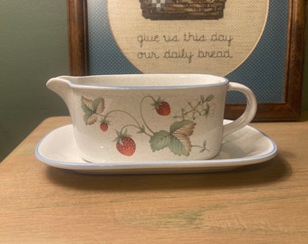 Strawberry Savoir Vivre Gravy Boat and Underplate