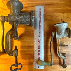 Vintage meat grinder, vintage food chopper, antique grinder, vintage kitchen equipment, farmhouse decor, cast iron, hand cranked grinder